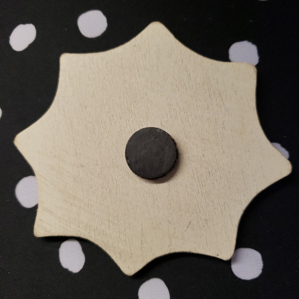 Primitive Halloween Wood Spider Spiderweb Fridge Magnet 3.5" - Pair of 2 Magnets - Picture 2 of 2